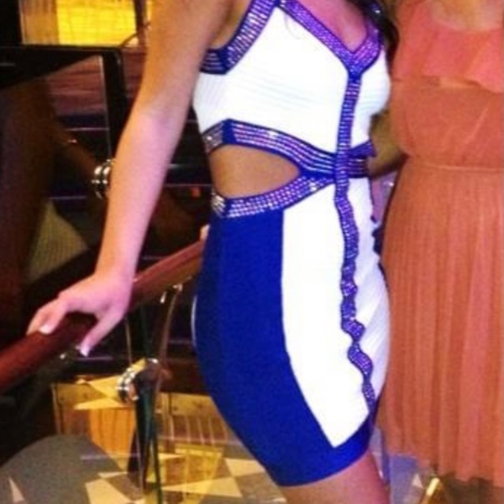 Dress - Picture 4 of 4